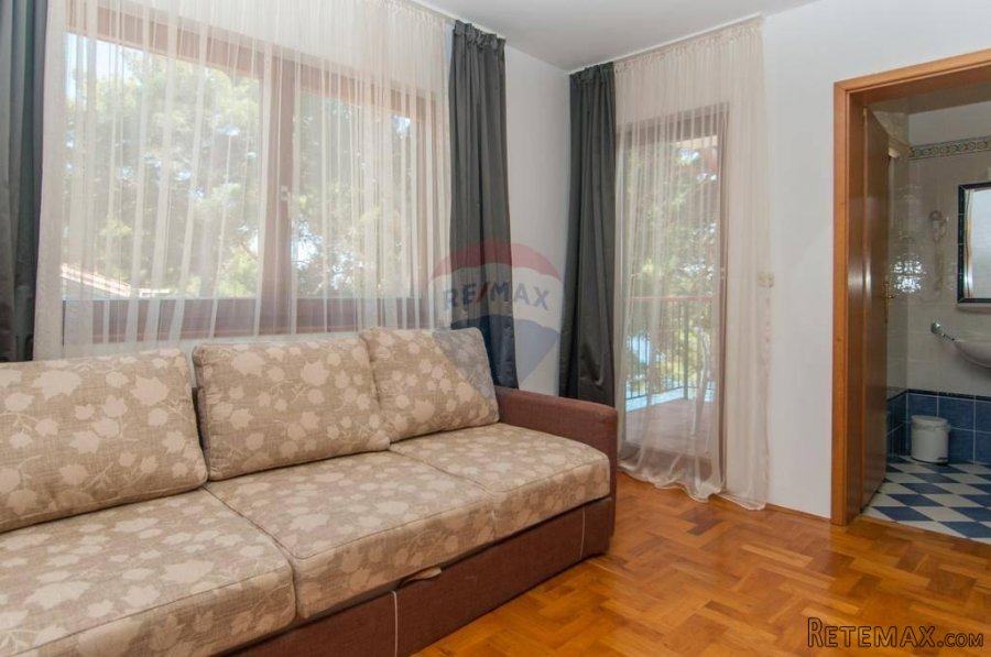 MALI LOŠINJ - VILA SA 10 APARTMANA NA RIJETKOJ I ATRAKTIVNOJ - 6