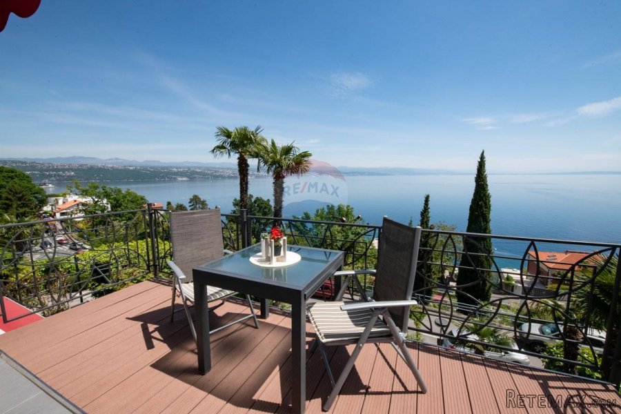 OPATIJA - trosobni stan na 1. katu s terasom, pogled