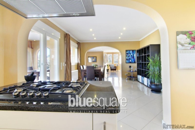 Substantial High Quality Villa Pego