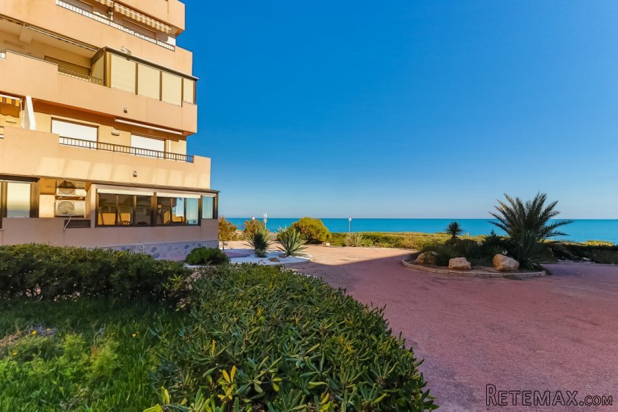 Apartamento de 2 dormitorios en Cabo Server - Primera..