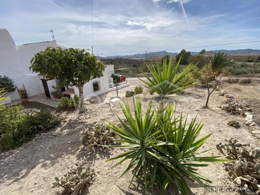 NEW & EXCLUSIVE TO VOSS HOMES - A large, lovingly.. - 9