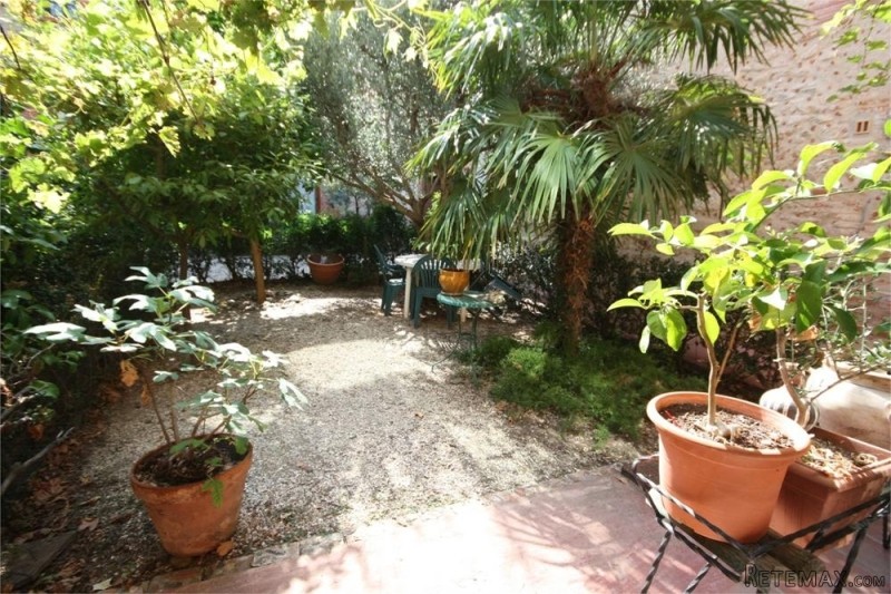 Charming Part Of Farmhouse In 2 Units.. - 2