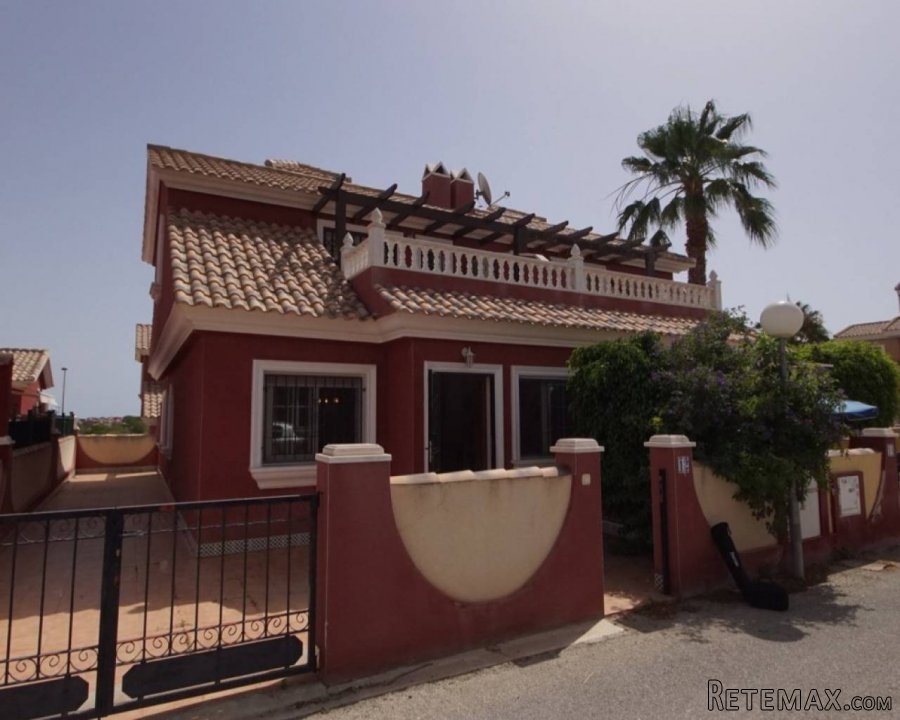 Dormitorios: 2Baños: 2Construido: 90m2Terreno: 100m2Año de..