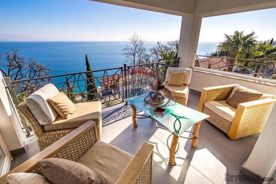 OPATIJA - penthouse s vrtom, panoramski pogled