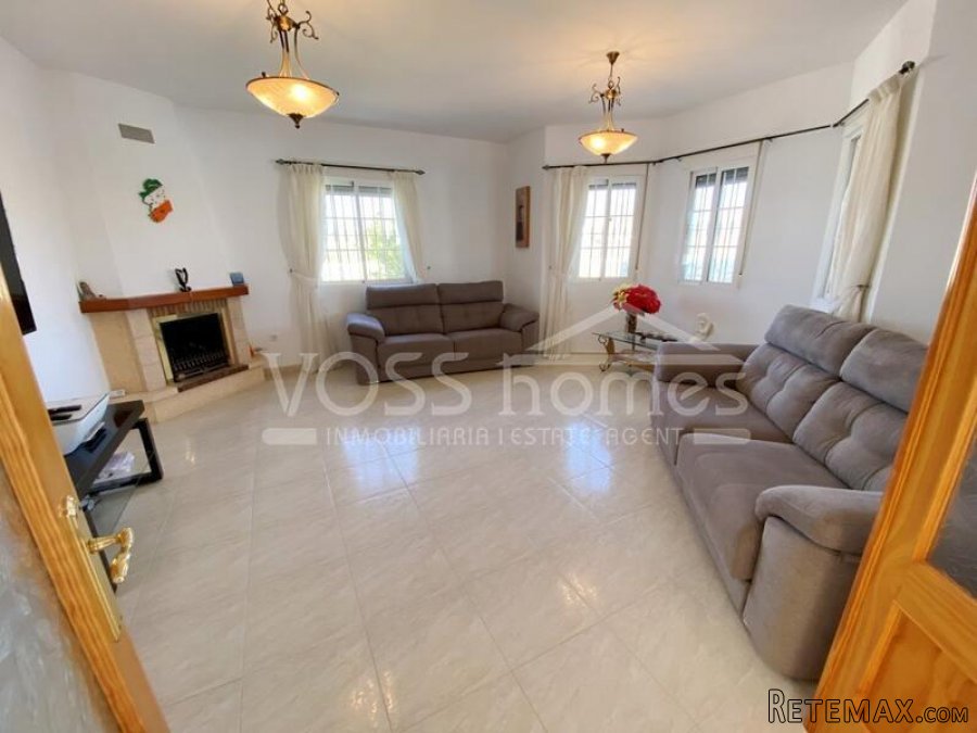 NEW LISTING TO VOSS HOMES - A light & airy, recently.. - 2