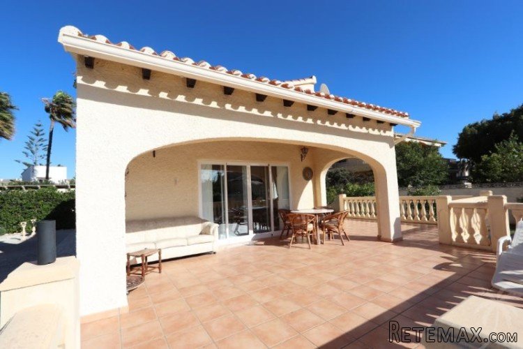 Charming villa built in 1995 on a flat plot of 980m2 with.. - 3