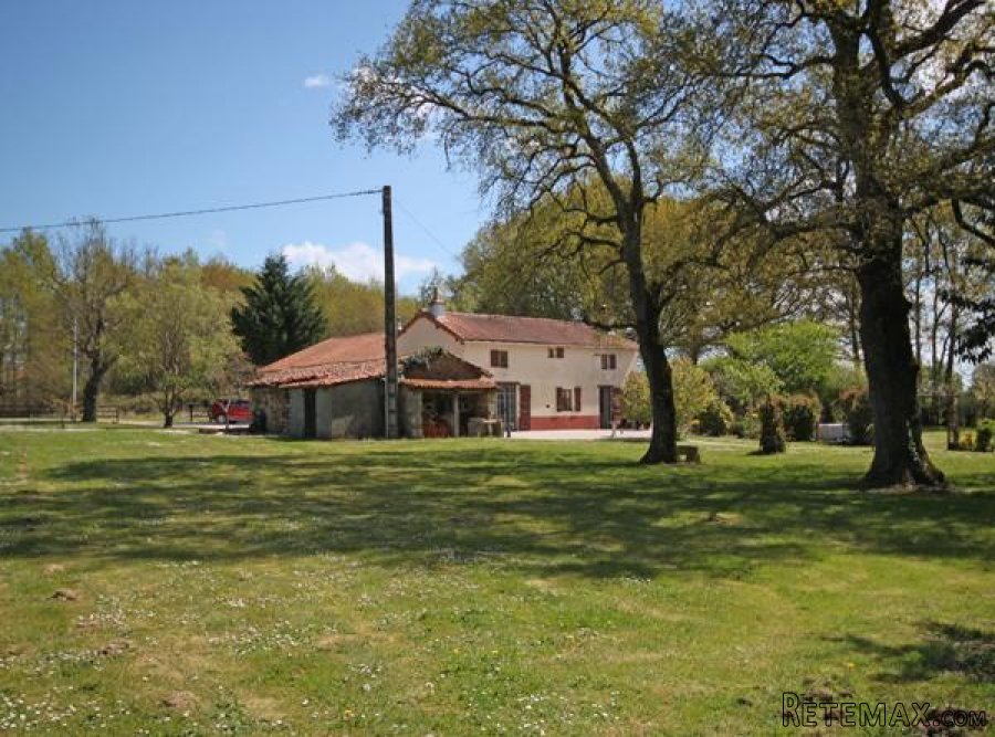 St Martin L' Ars (86) - Detached house with over a hectare of.. - 3