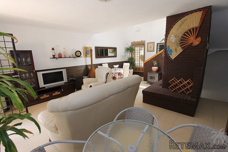 This beautiful villa in Pilar de la Horadada has 3 bedrooms.. - 3