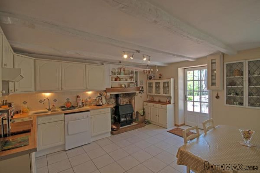 St Martin L' Ars (86) - Detached house with over a hectare of.. - 4