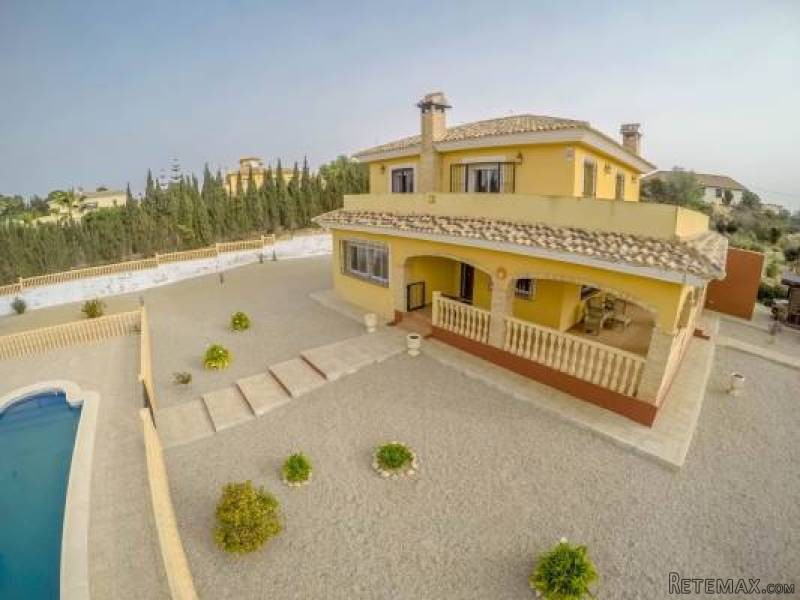 5 Bedroom 3 Bathroom Villa In Gea Y.. - 2