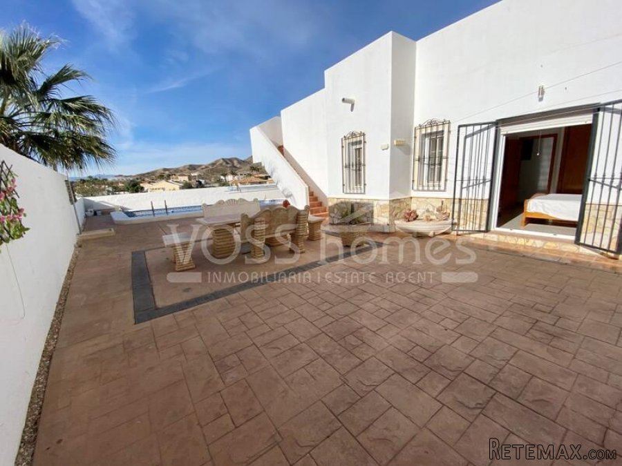 NEW LISTING TO VOSS HOMES - A light & airy, recently.. - 7