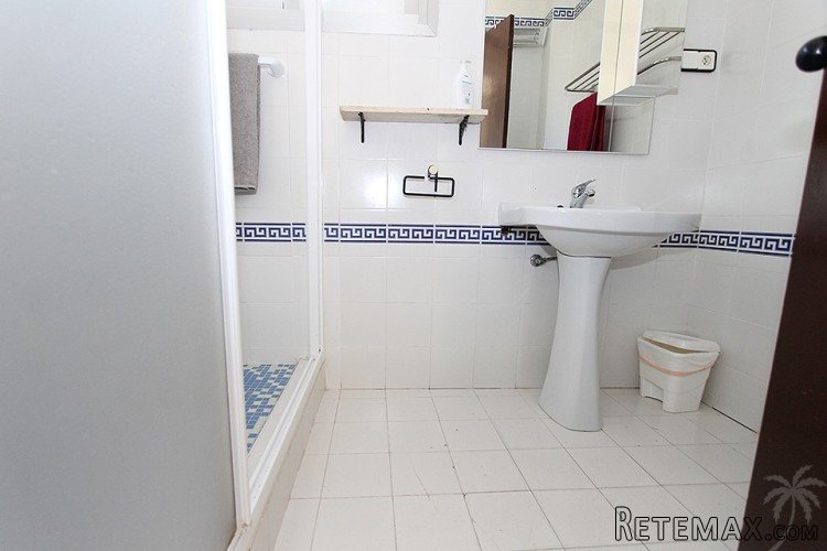This beautiful villa in Pilar de la Horadada has 3 bedrooms.. - 7