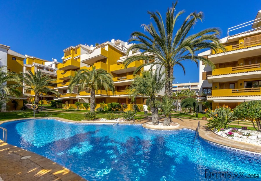 Apartamento de 106m2 en un residencial privado en Punta..