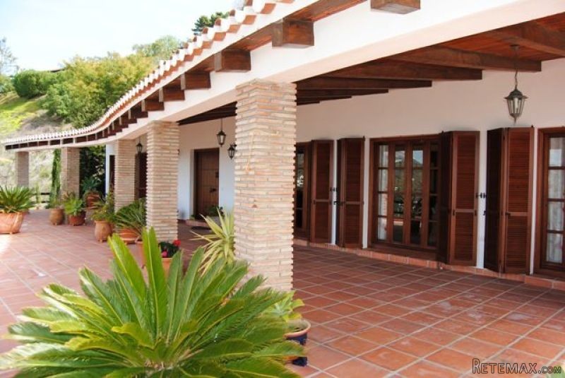 Chalet for Sale in Sayalonga 577.500.. - 2
