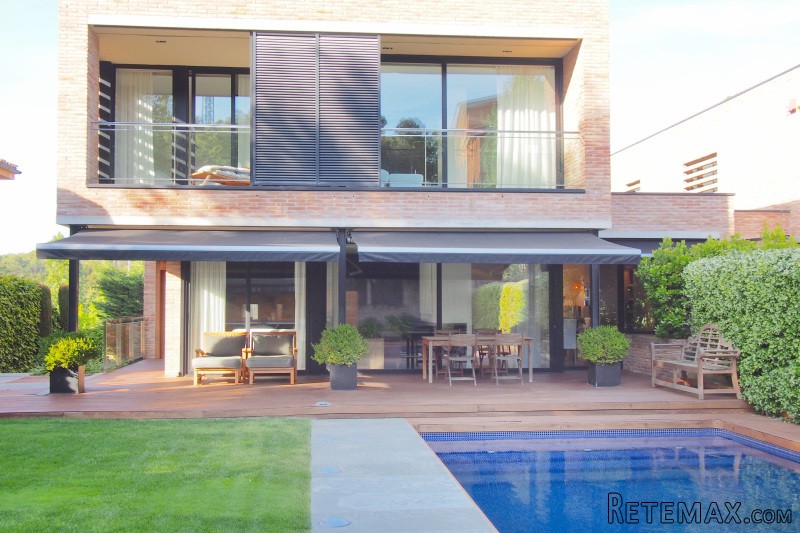 High-range modern house for sale at the..