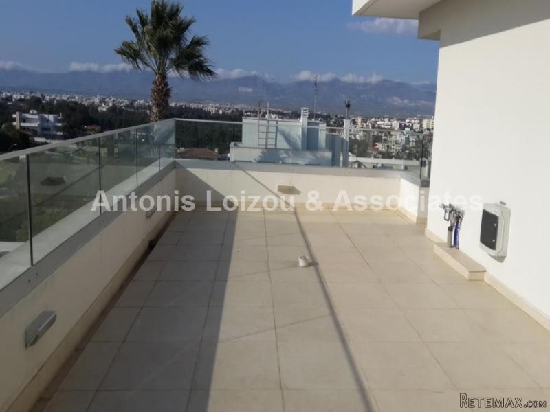 2 Bedroom Penthouse Apartment in.. - 2
