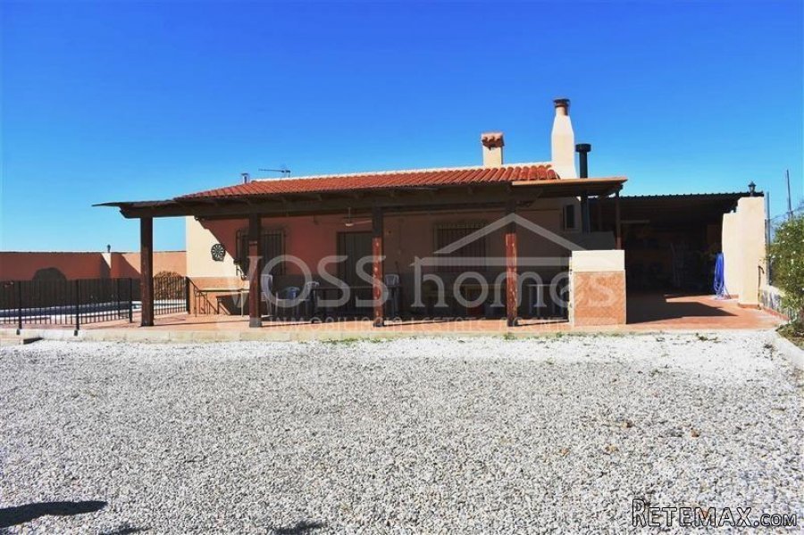 A lovely 4 bedroom, 1 bathroom Country House of 230m2 with.. - 2