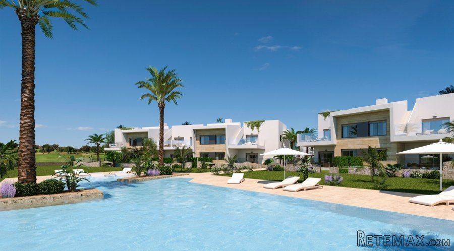 High quality bungalow located in Pilar de la Horadada, in..