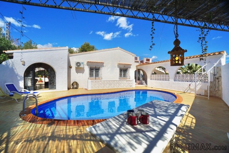 Located in the Buenavista area of Benissa Coast, this.. - 2