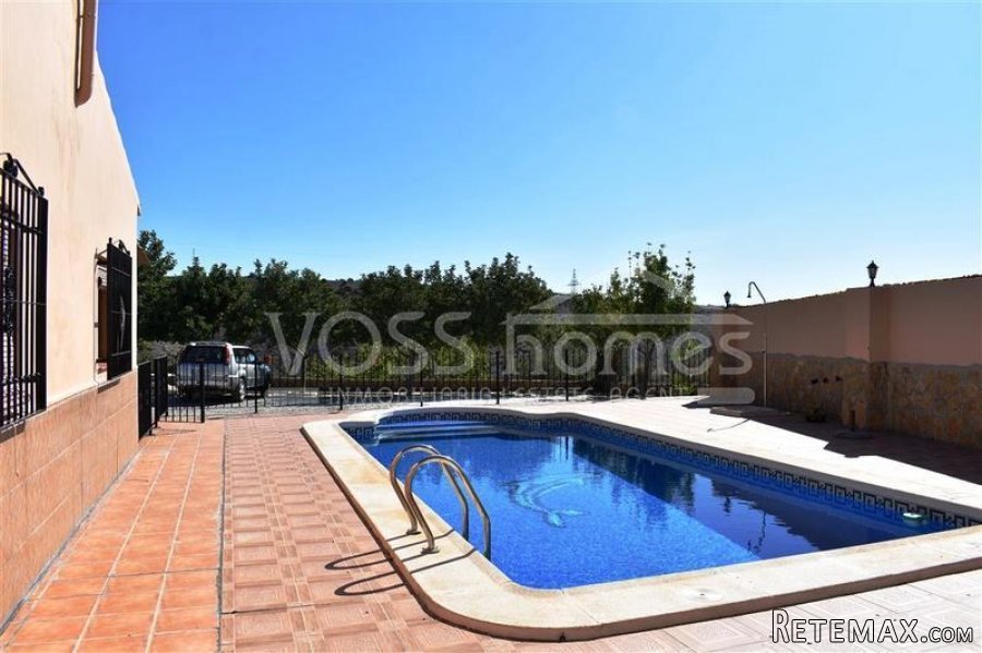 A lovely 4 bedroom, 1 bathroom Country House of 230m2 with.. - 3