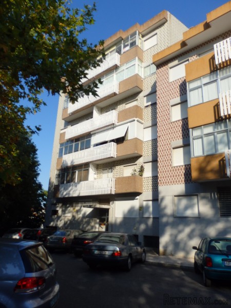 3 Bedrooms Flat For Sale - Santarem