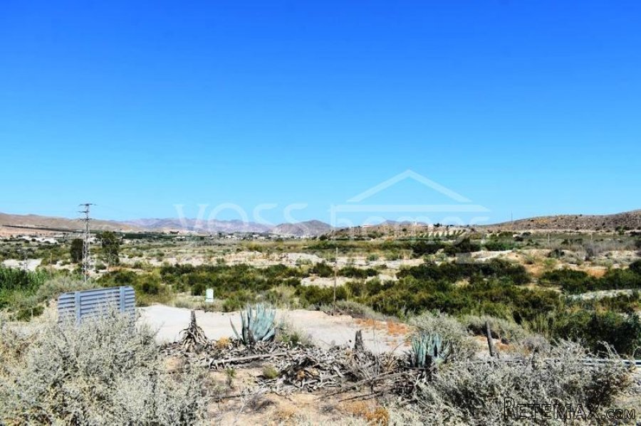 Large 2 storey old cortijo property to renovate with garage.. - 4