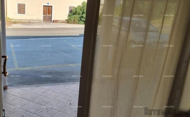 Buje. Prodaje se stan u Kaštelu, površine 85 m² - 5