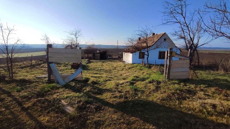 Salas na prodaju-Backa Palanka