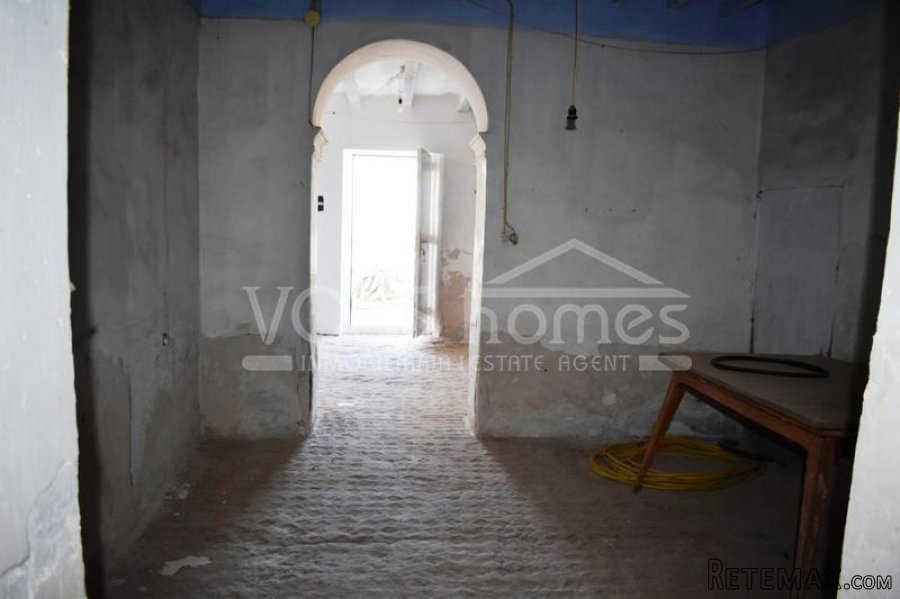 Large 2 storey old cortijo property to renovate with garage.. - 6