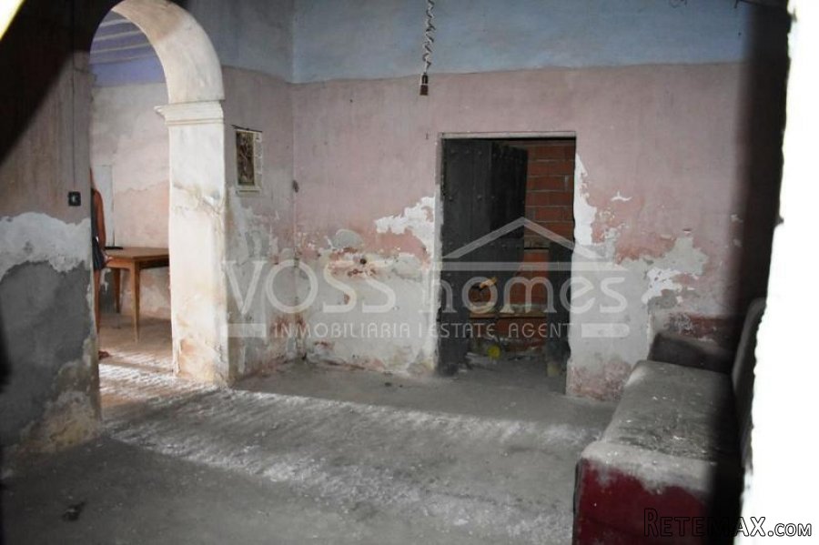 Large 2 storey old cortijo property to renovate with garage.. - 7