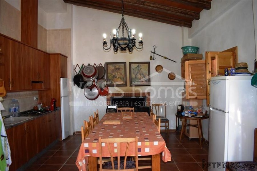 A lovely 4 bedroom, 1 bathroom Country House of 230m2 with.. - 8