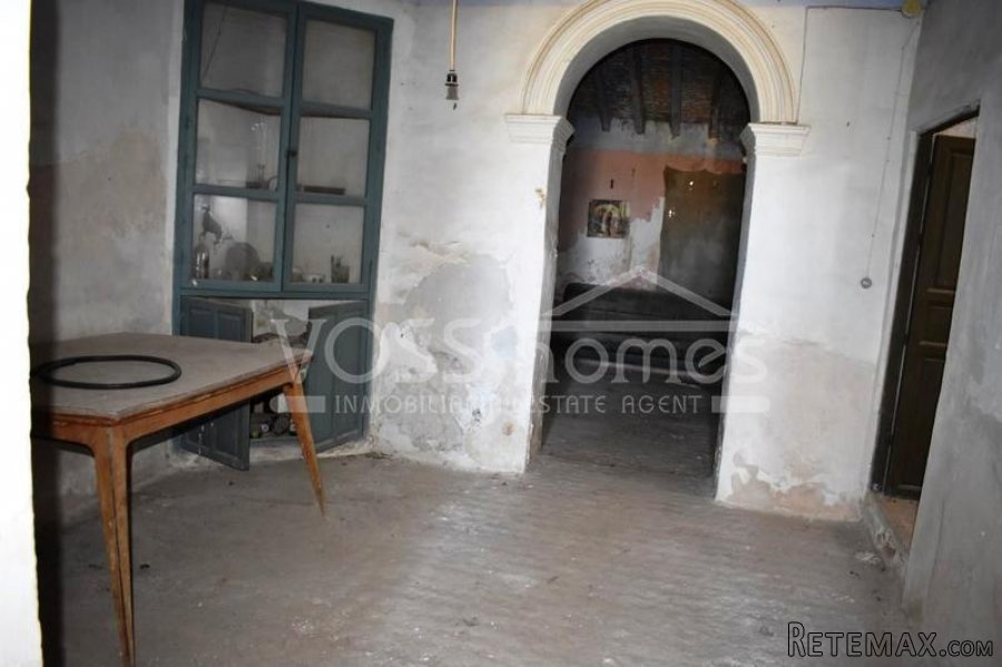 Large 2 storey old cortijo property to renovate with garage.. - 8