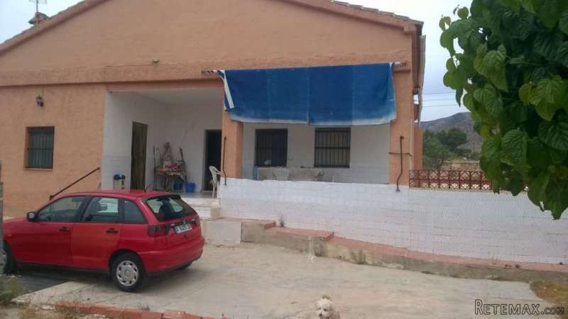 Large 5 Bedroom Country House For Sale..