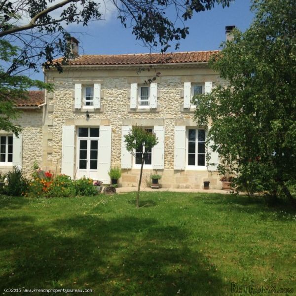 Lovely restored stone house in peaceful..