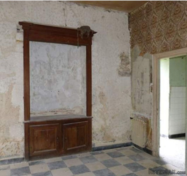 Potential: 4 bedroom house to restore.. - 2