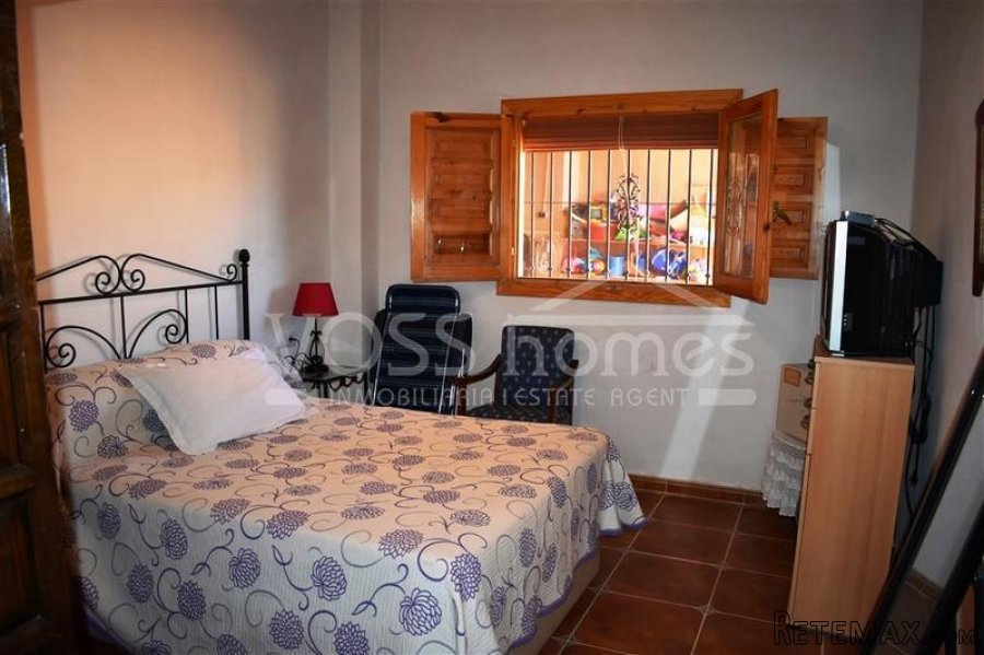 A lovely 4 bedroom, 1 bathroom Country House of 230m2 with.. - 10