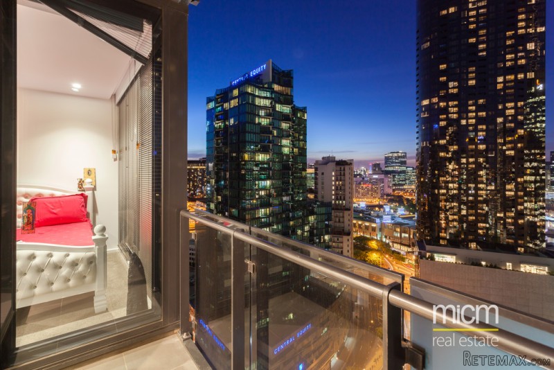 Immaculate Southbank Living