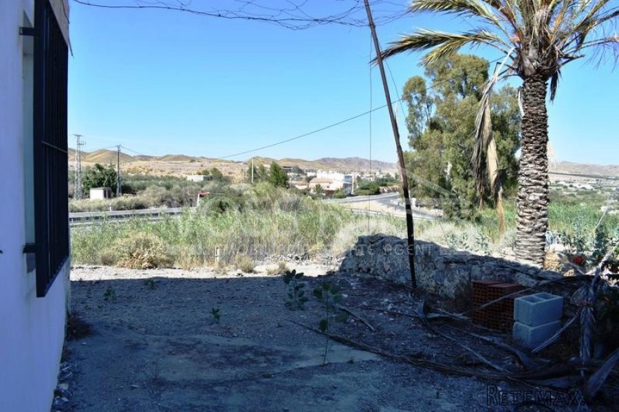 Large 2 storey old cortijo property to renovate with garage.. - 10