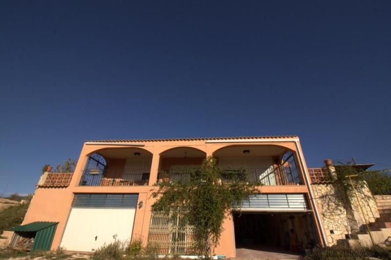 5 Bed Villa in Monovar scope for guest..