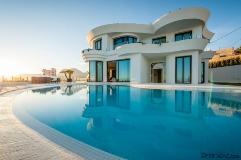 5 Bedrooms - Villa - Alicante - For Sale