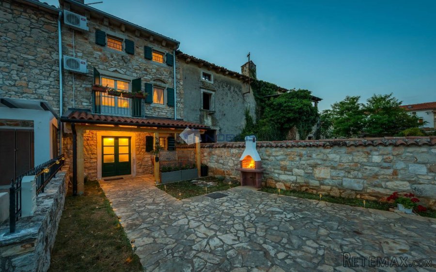 Poreč-Baderna useljiva kuća u nizu. - 2