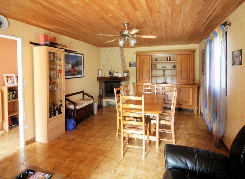3 Bedroom Bungalow With Garden And.. - 2