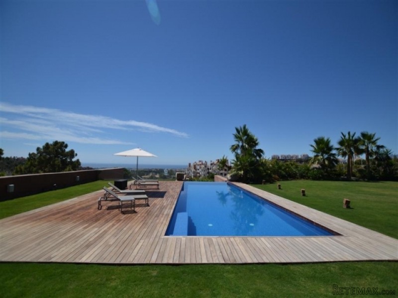 8 Bedroom Villa For Sale Situated In.. - 2