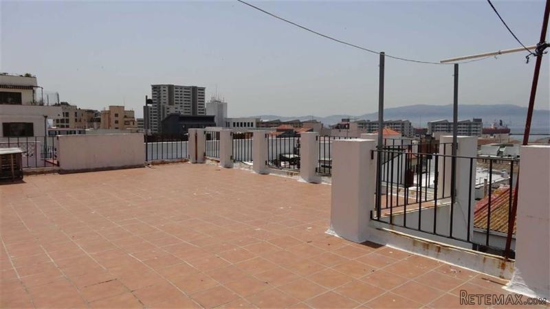 4 bed apartment in Town Area - 2