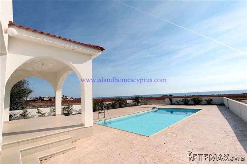 House Detached - For Sale - 3 Bedrooms - 2