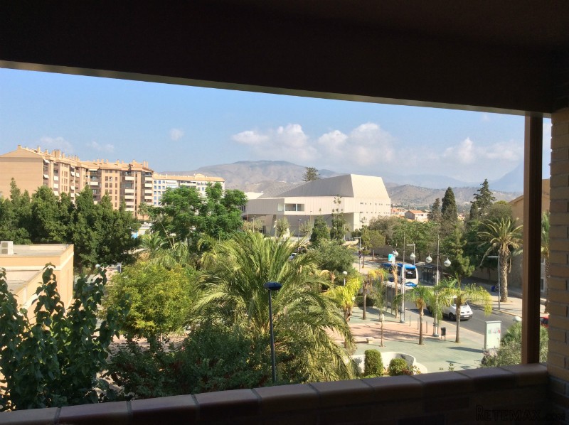 3 bedroom, 2 bathroom Apartment, (build..