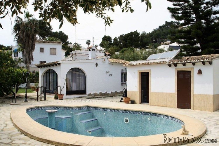 Detached villa on a totally flat plot of 870m2.. - 2