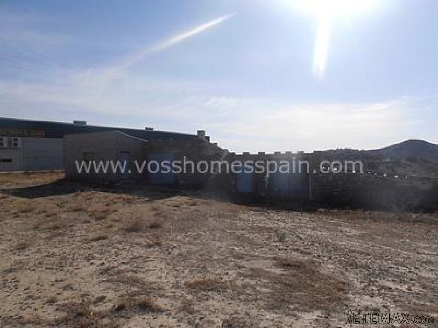 Ware house of 60m2 located between Zurgena and Palaces on a.. - 2