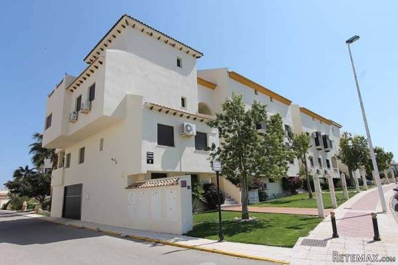 3 Bedroom 2 Bathroom Penthouse In.. - 2