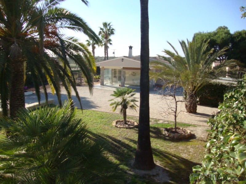 5 Bedrooms - Villa - Alicante - For Sale